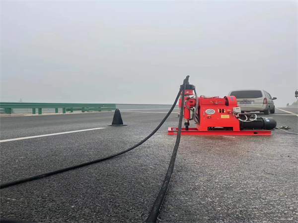 金水马路路基路面开裂下沉注浆加固灌浆