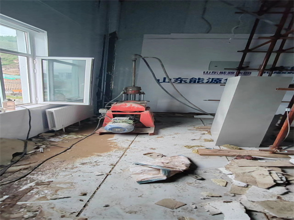 金水地基基础下沉墙体裂缝加固注浆顶升施工